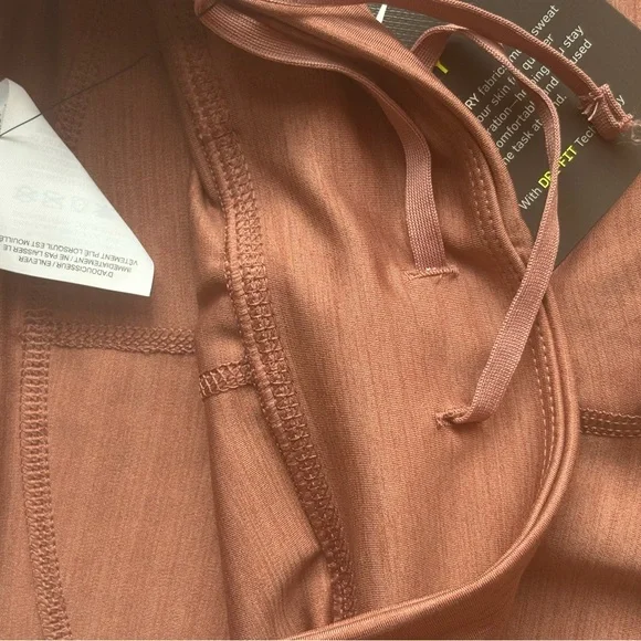 NWT Women’s Nike Dri-Fit Leggings Size M - Picture 4 of 10